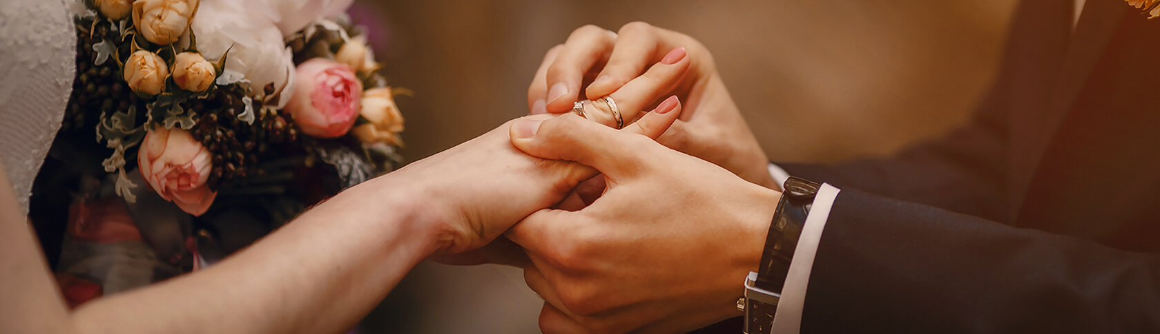 Pomysłowe prezenty na ślub