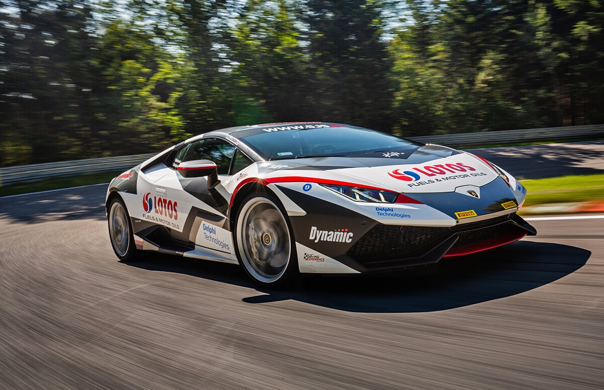 Lamborghini Huracan na torze wyścigowym