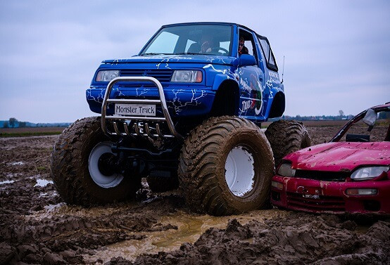 Jazda mini monster truckiem