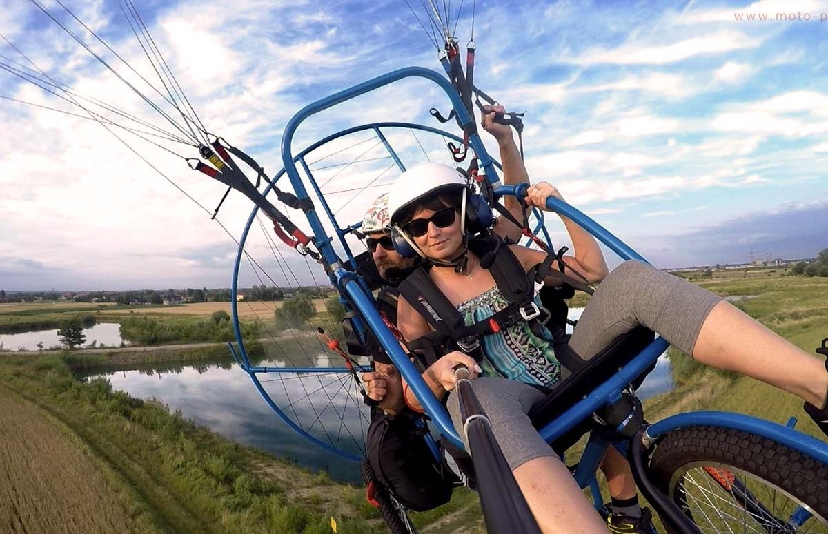 Lot motoparalotnią z widokiem na Kraków + film