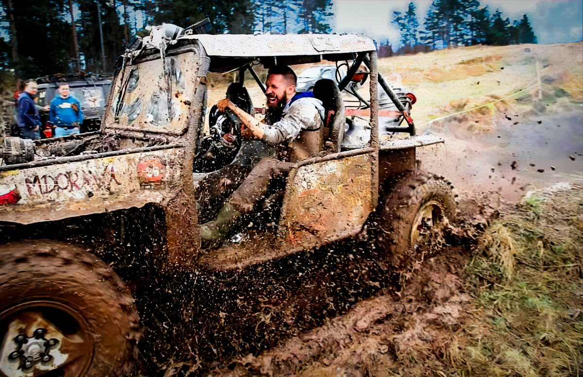 Ekstremalna jazda Zmotą 4x4 na torze off-road w Trójmieście, prezent dla fana rajdów terenoeych