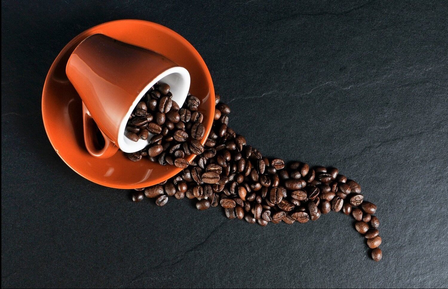 Poznaj historię i rodzaje kawy. Jak się robi kawę?