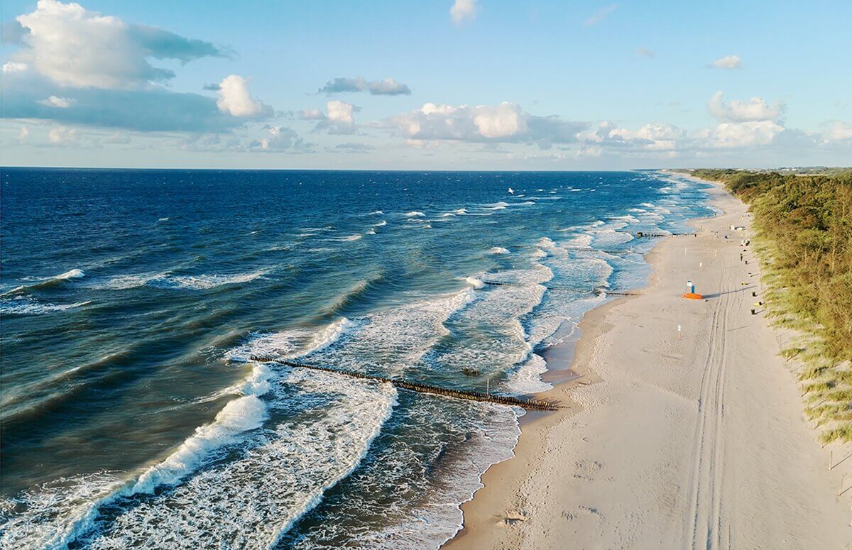 Piękne wybrzeże romantycznego Morza Bałtyckiego