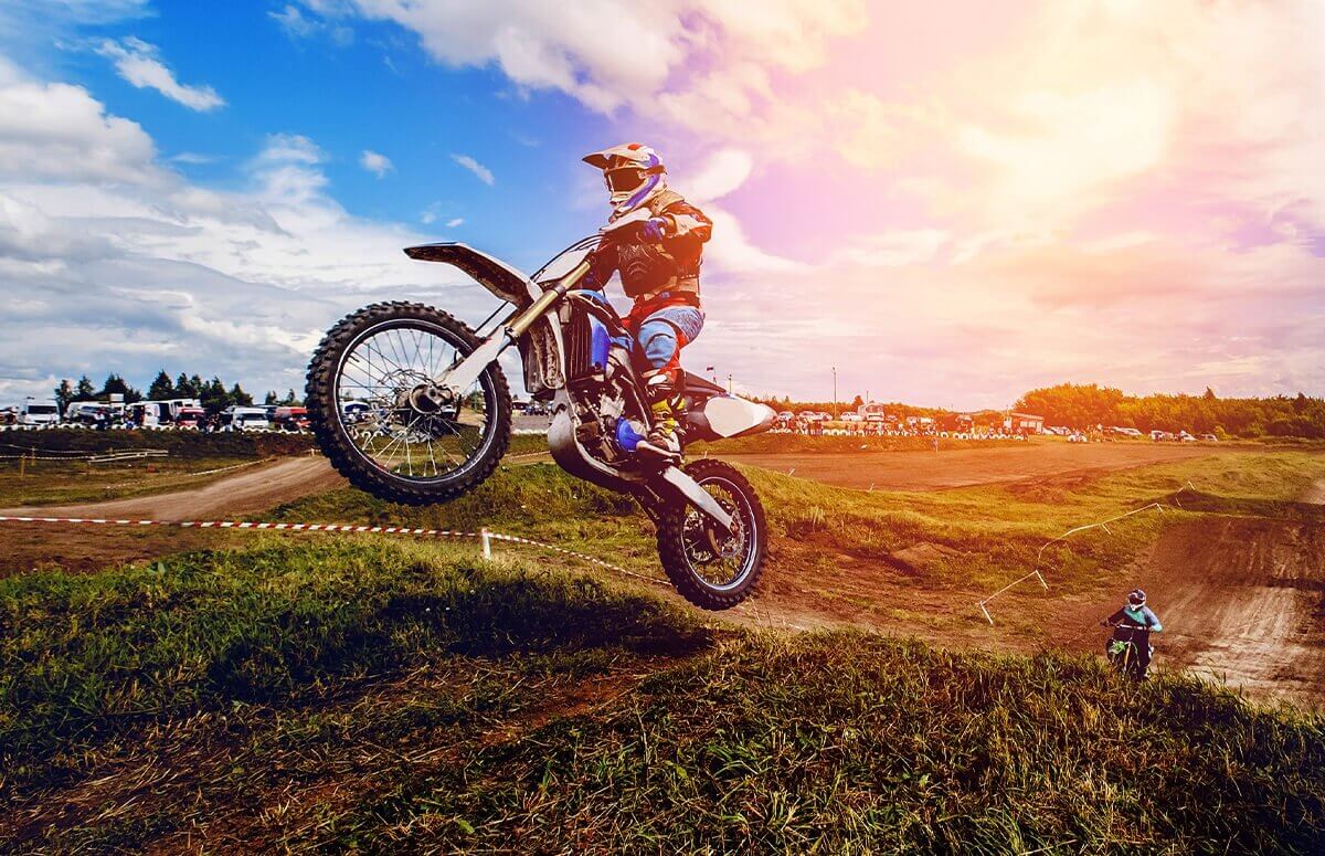 Motocross - Jazda motocyklem na torze offroad