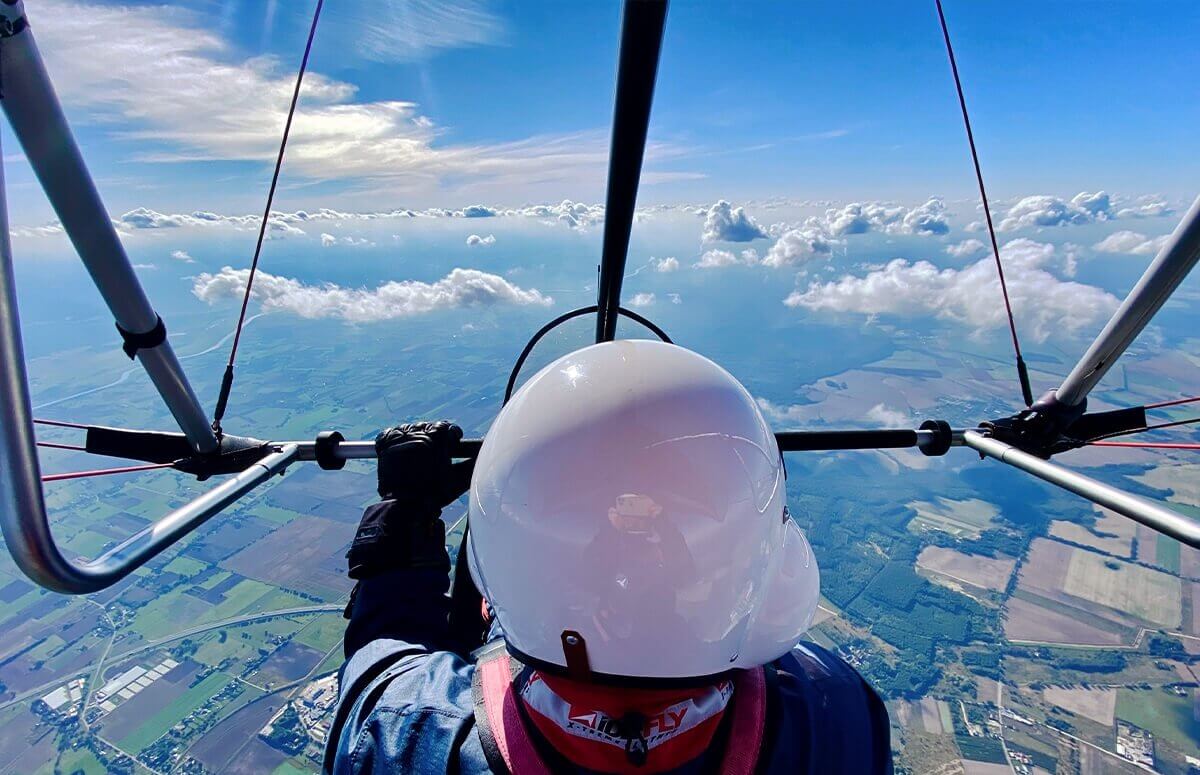 Niezwykłe widoki z wysokości 1500 metrów podczas wysokiego lotu motolotnią
