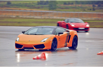 Jazda Lamborghini Gallardo na torze 