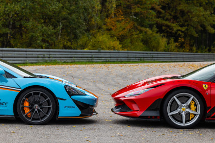 Ferrari F8 vs McLaren 570GT - pojedynek na torze