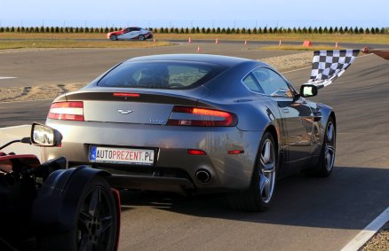 Aston Martin Vantage - jazda na torze wyścigowym