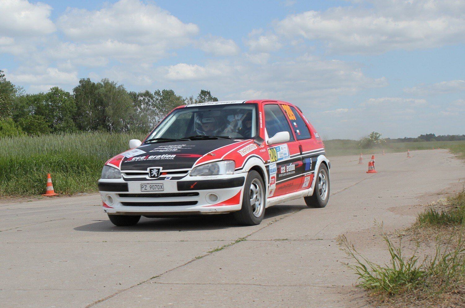 peugeot Rally RS - rajdowa jazda na odcinku sportowym