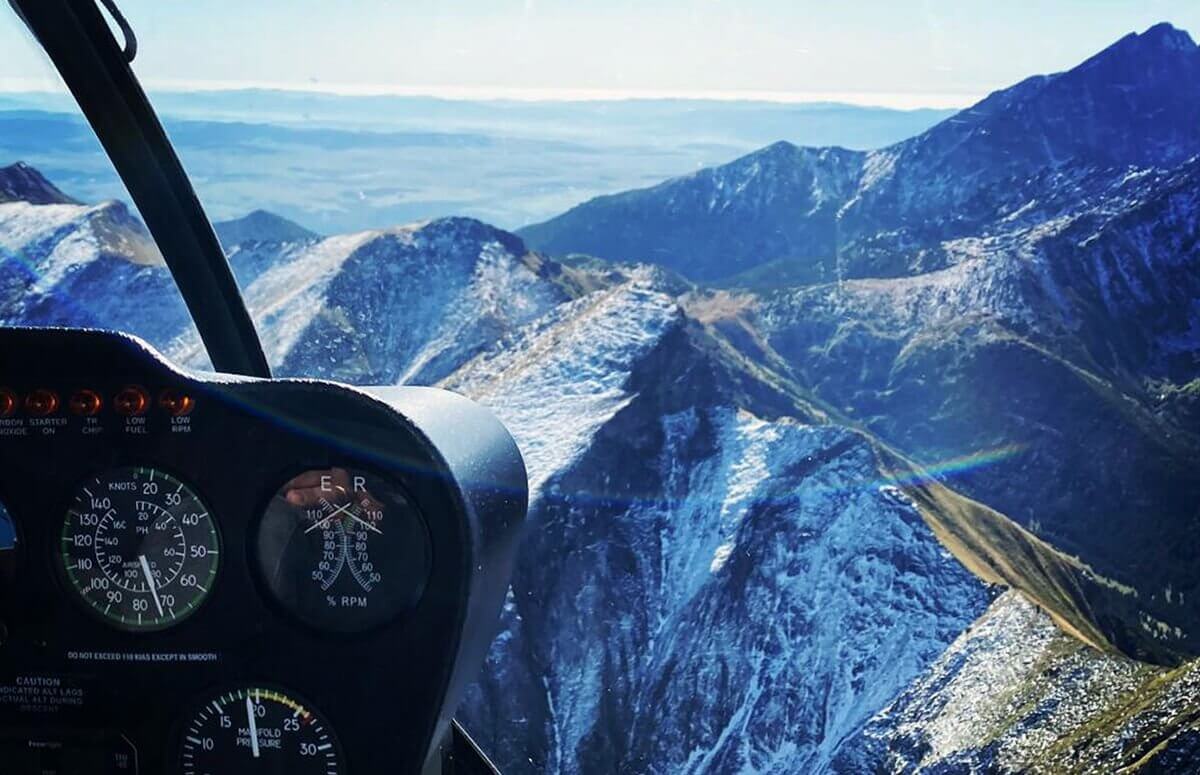 Widokowy lot helikopterem z widokiem na szczyty Tatr