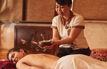 Orient dla Dwojga: Masaż tajski i masaż olejkiem