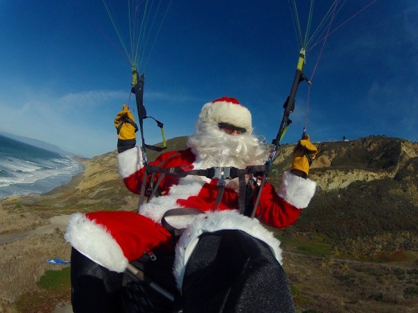 Mikołaj na paralotni Mikołaj na paralotni